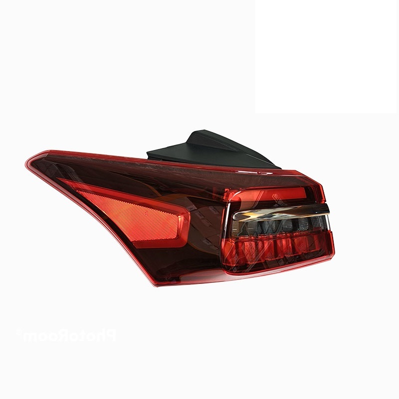 چراغ شرکتی عقب راست روی گلگیر فونیکس آریزو 6 پرو | اورجینال با ضمانت روچال